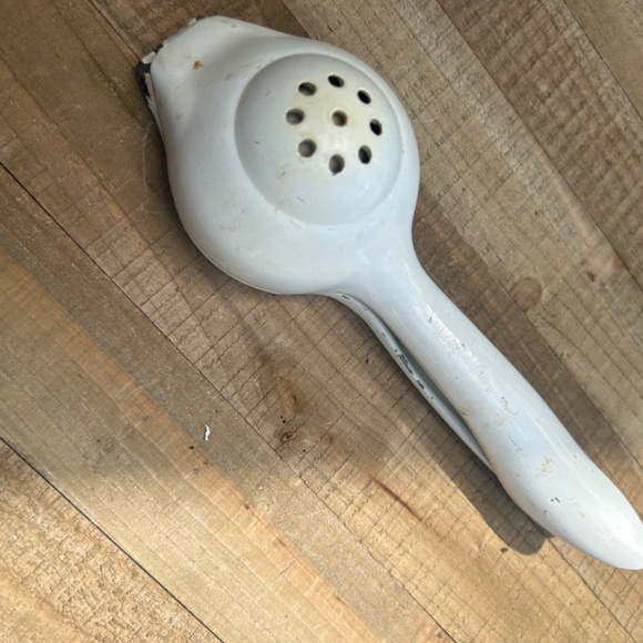 The Pampered Chef Vintage Metal Juicer Tool - Picture 6 of 6